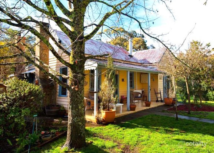 15 St Georges Lake Rd, Creswick, VIC 3363
