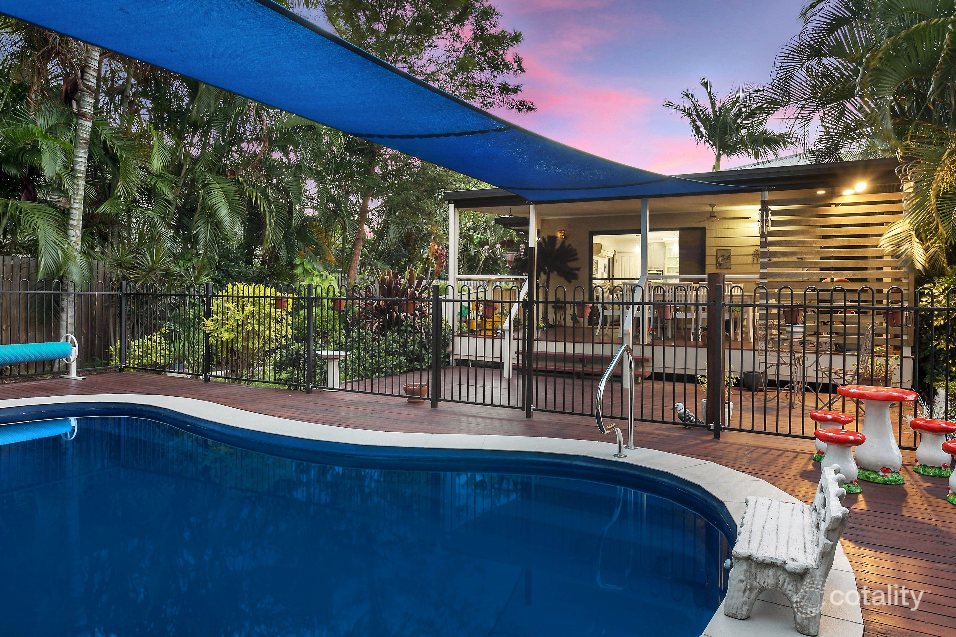 10 Pershing St, Wandal, QLD 4700