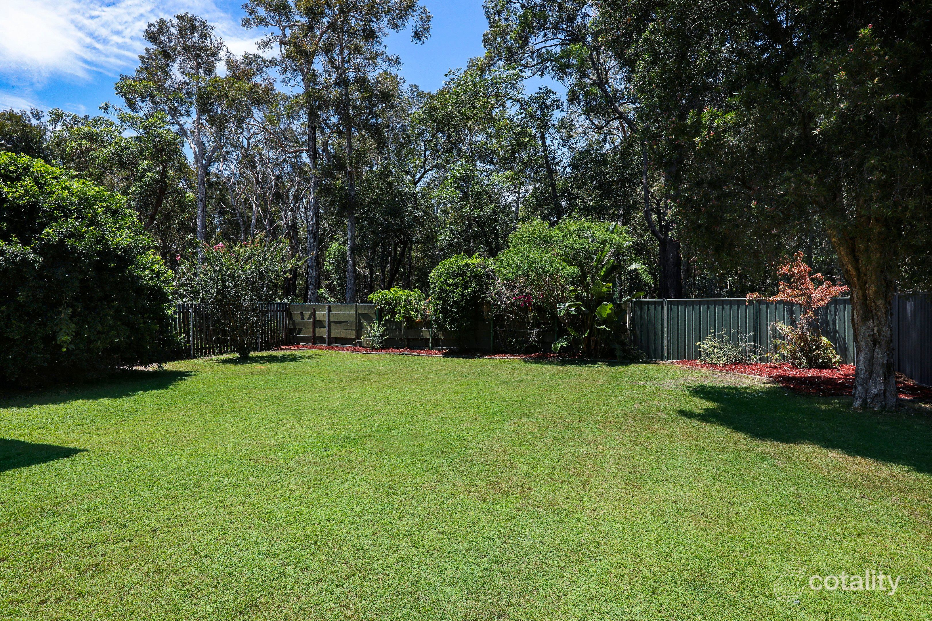 74 Columbus Dr, Hollywell, QLD 4216