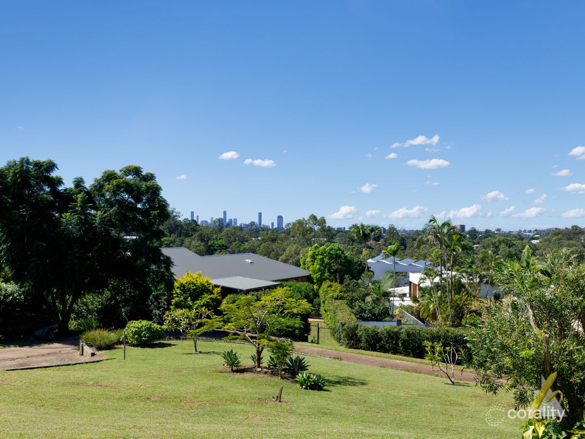 31 Crotty St, Indooroopilly, QLD 4068