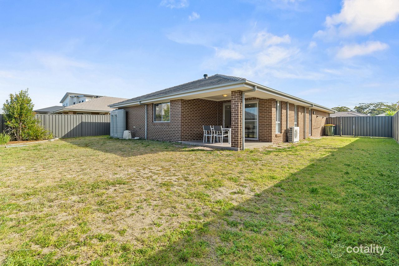 72 Seaside Bvd, Fern Bay, NSW 2295