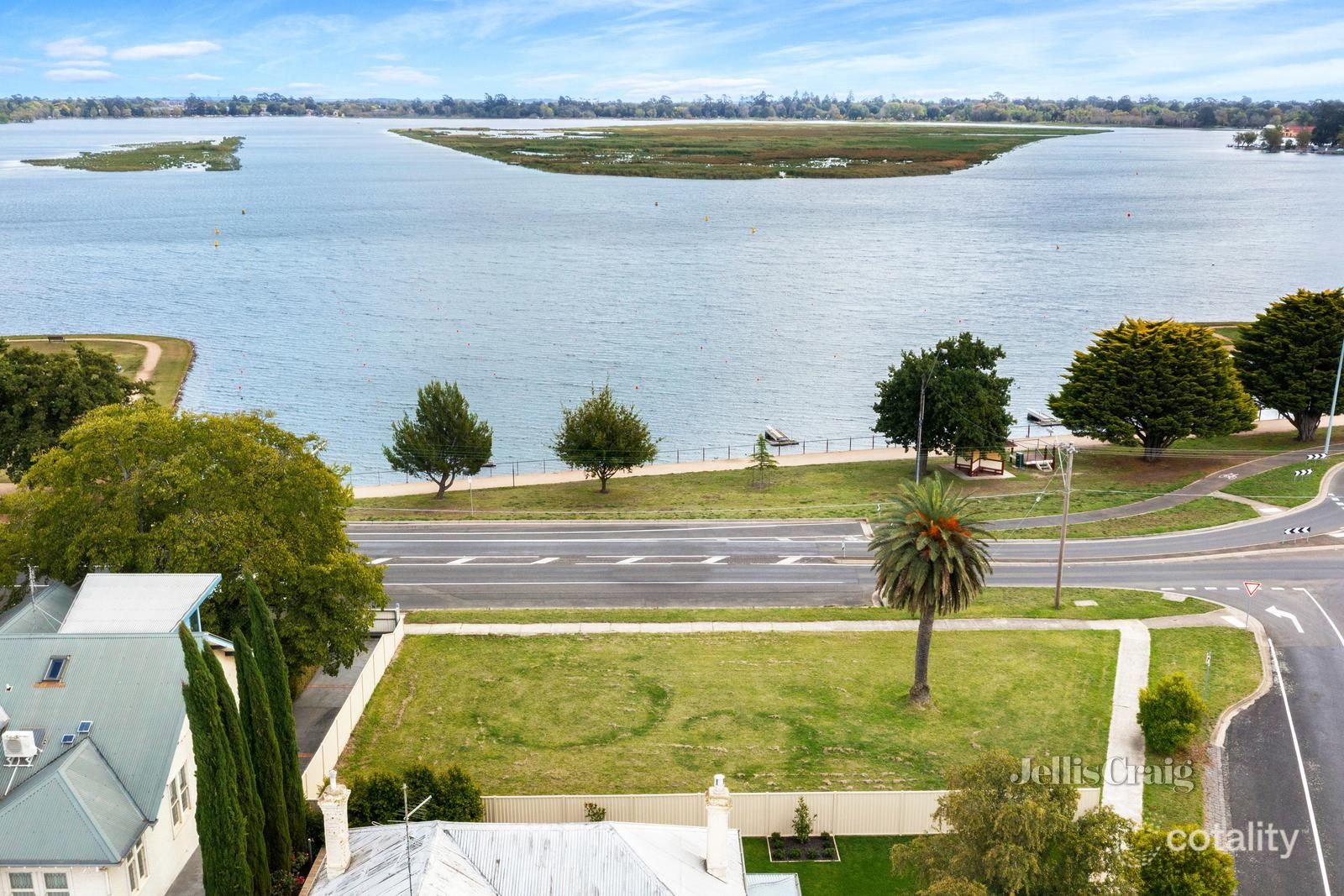 222 Wendouree Pde, Lake Wendouree, VIC 3350