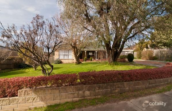 3 Yates Ct, Mooroolbark, VIC 3138