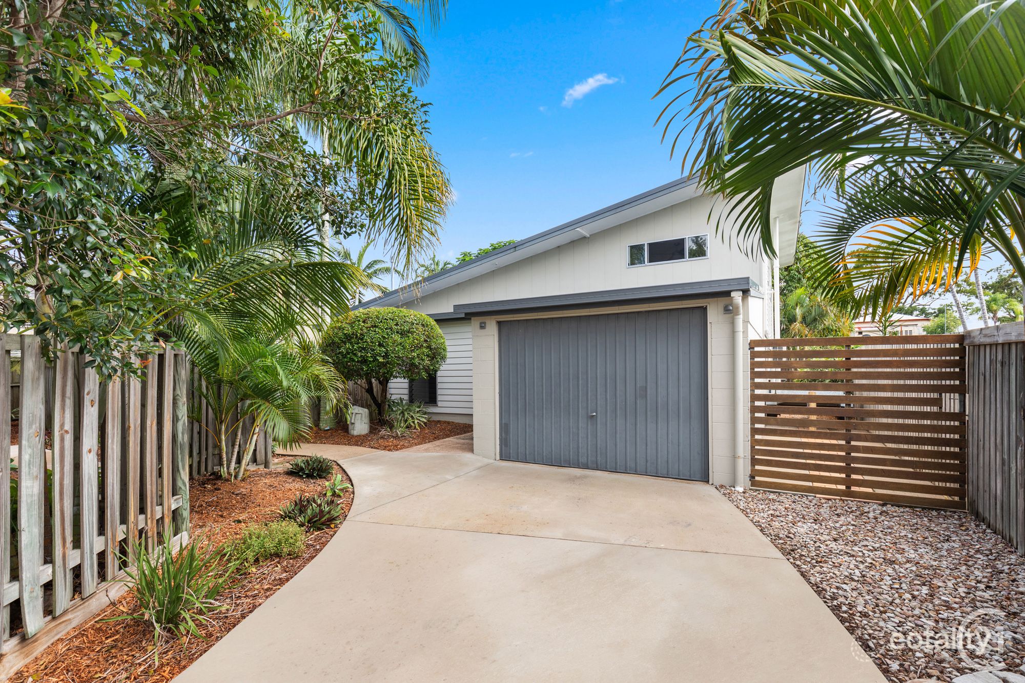 2/196 Cypress St, Urangan, QLD 4655