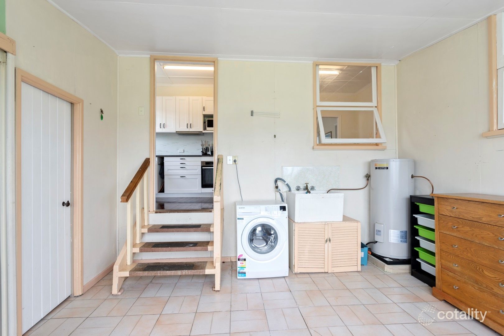 111 Blackstone Rd, Silkstone, QLD 4304