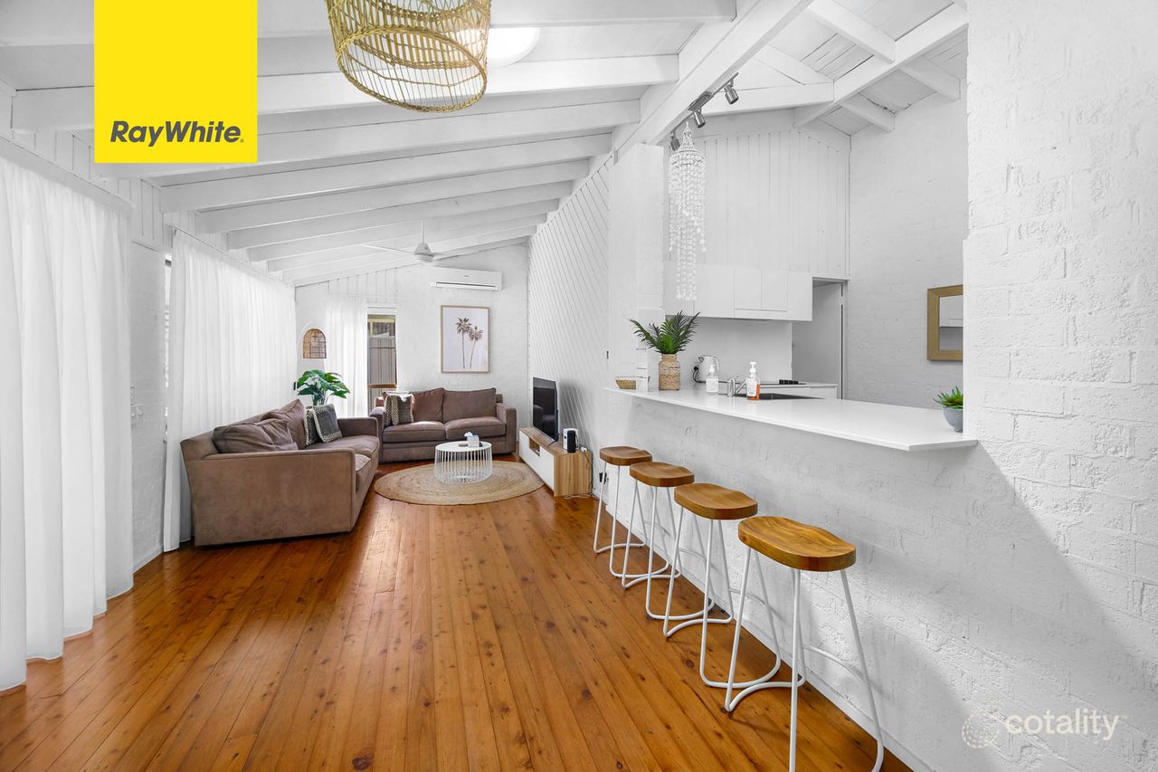 8 Seabreeze Pde, Green Point, NSW 2428