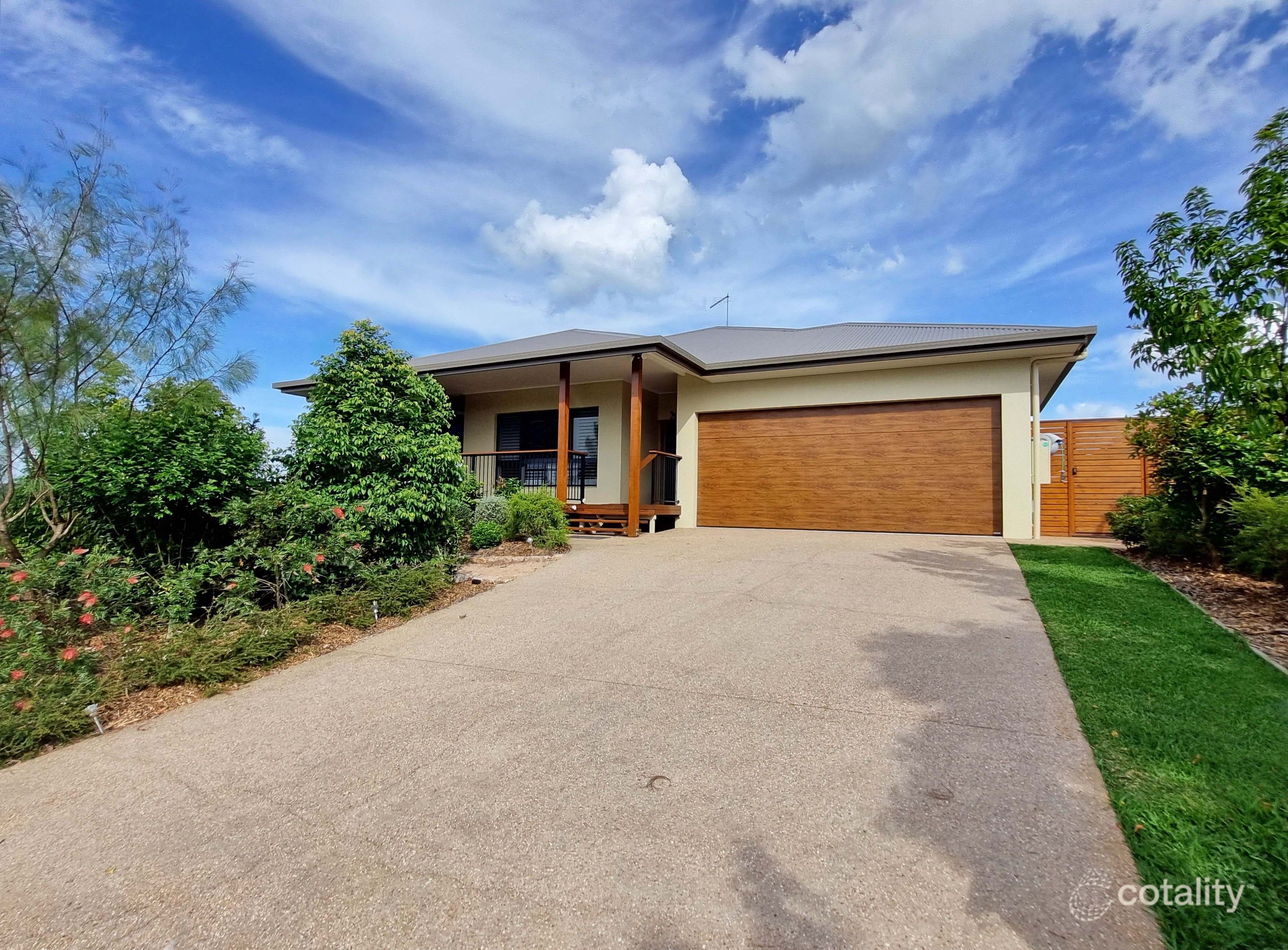 2 Hickory Tce, Yungaburra, QLD 4884