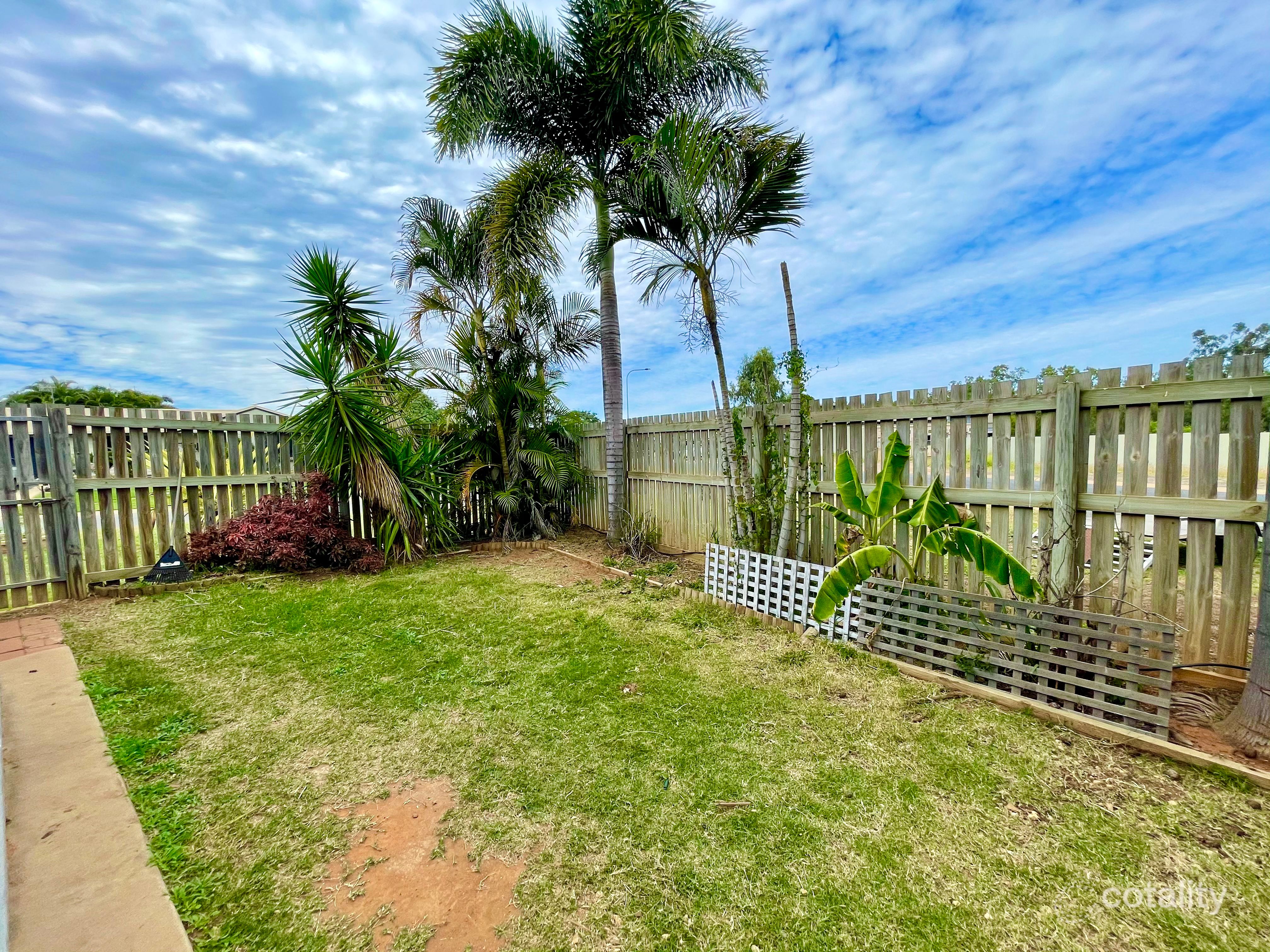 1b Savannah Dr, Moranbah, QLD 4744