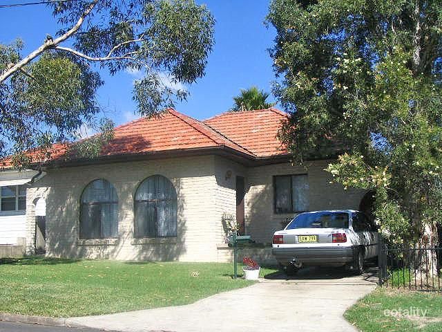 13 David St, Greenacre, NSW 2190