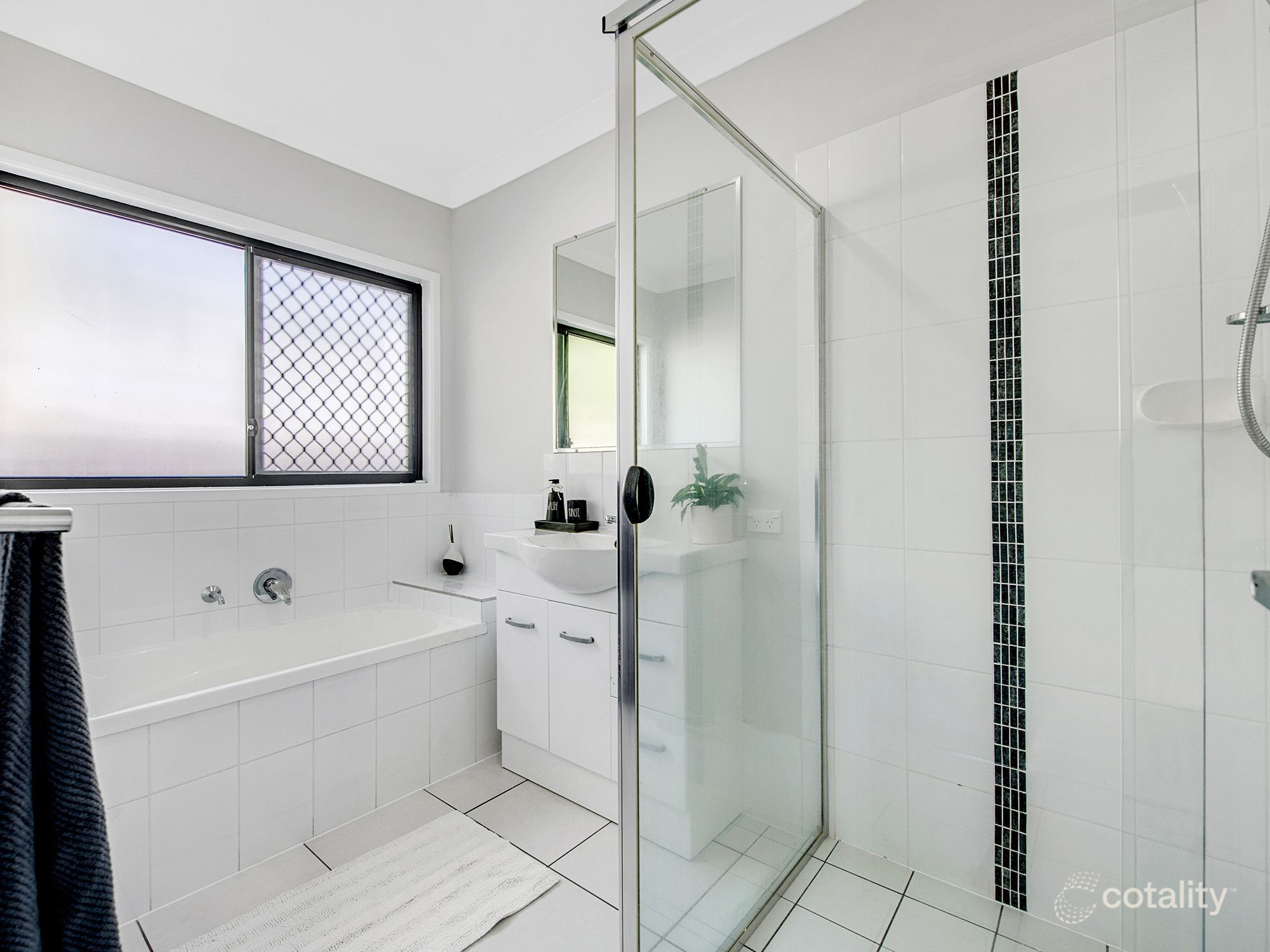 9 Gladstone Rd, Sadliers Crossing, QLD 4305