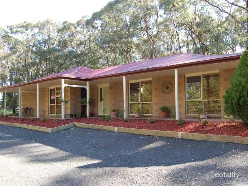 69 Acacia Ave, Dales Creek, VIC 3341