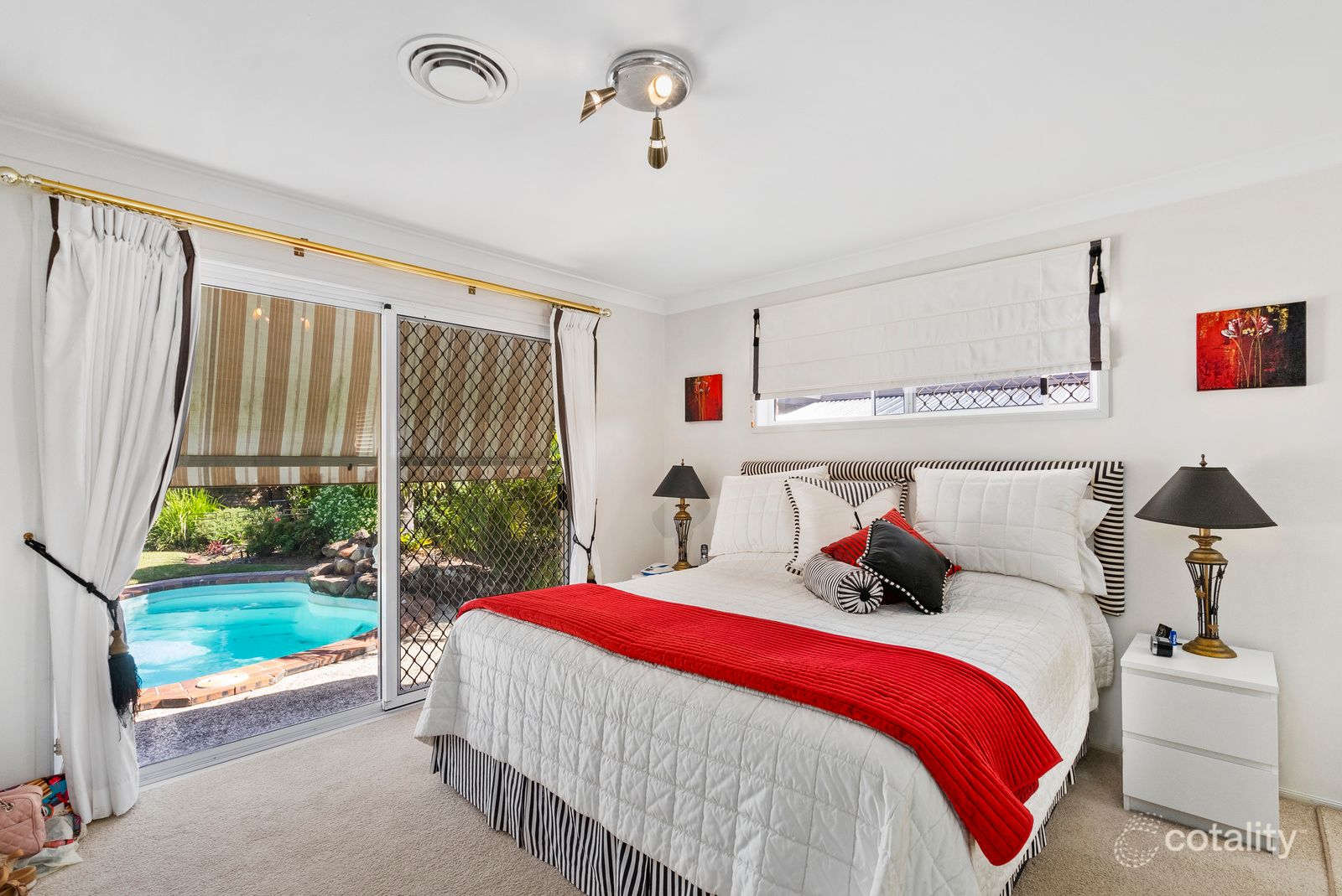 15 Seabreeze St, Paradise Point, QLD 4216