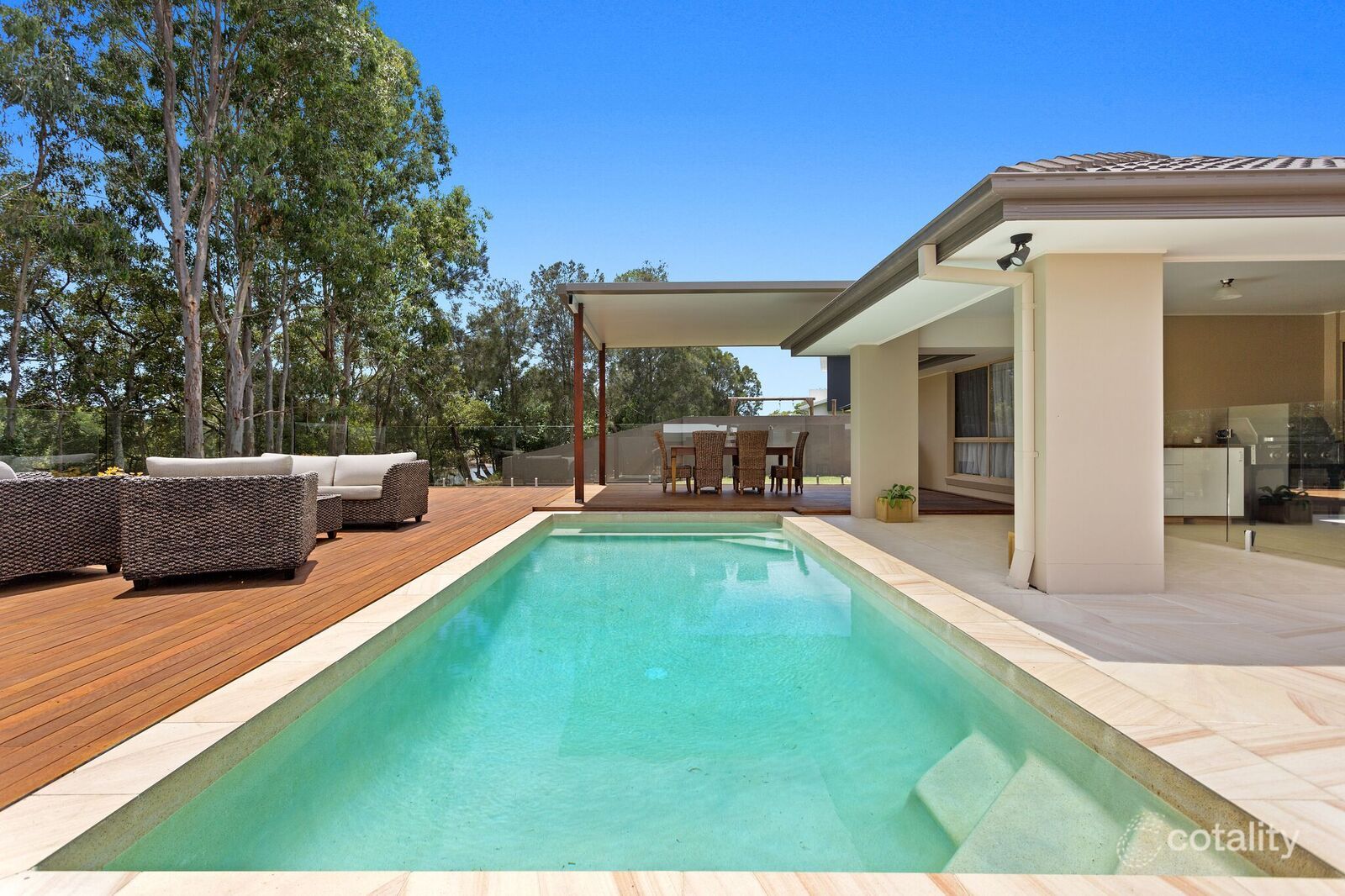 16 Waterside Esp, Helensvale, QLD 4212