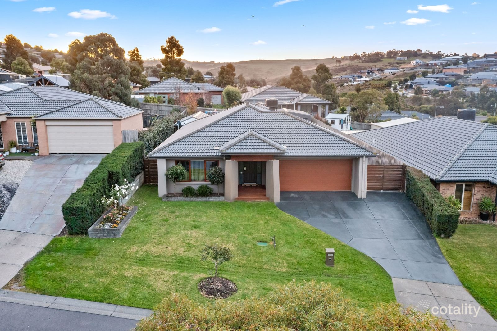 8 St Mellion Cl, Sunbury, VIC 3429
