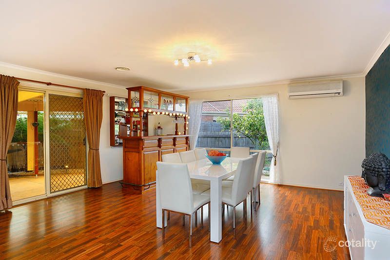 13 Lady Penrhyn Cl, Cranbourne West, VIC 3977