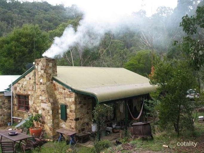 125 Golden Point Rd, Blackwood, VIC 3458