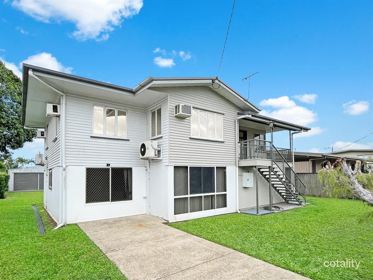 14 Kingsford St, Mooroobool, QLD 4870