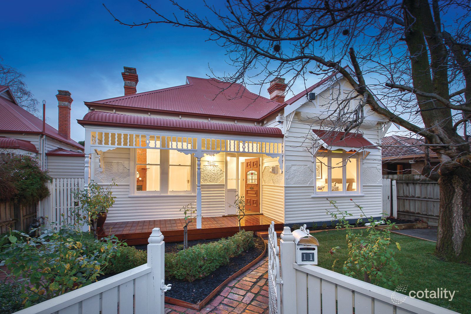 11 Leamington Cres, Caulfield East, VIC 3145