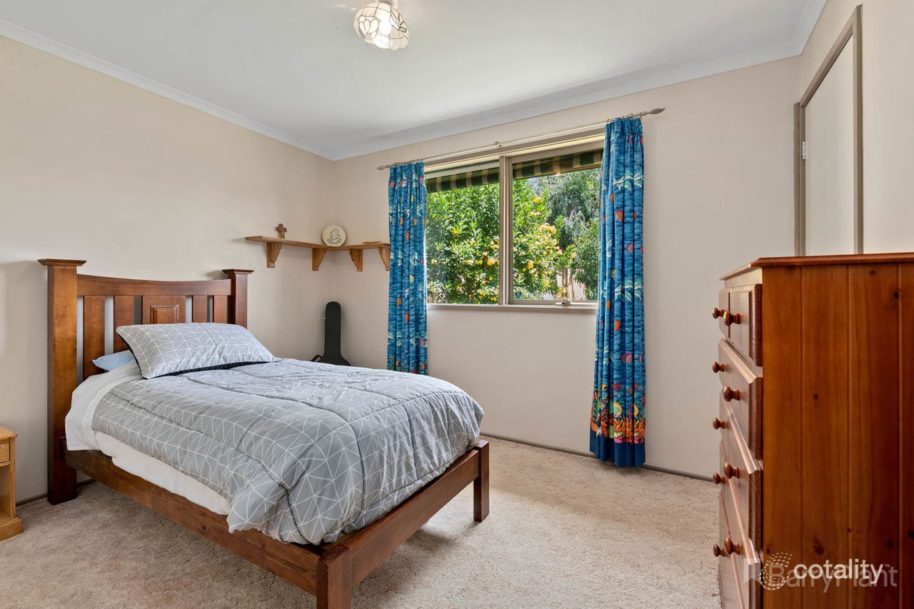 6 Greaves Ct, Pakenham, VIC 3810