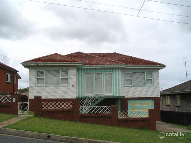 11 Barina Ave, Lake Heights, NSW 2502