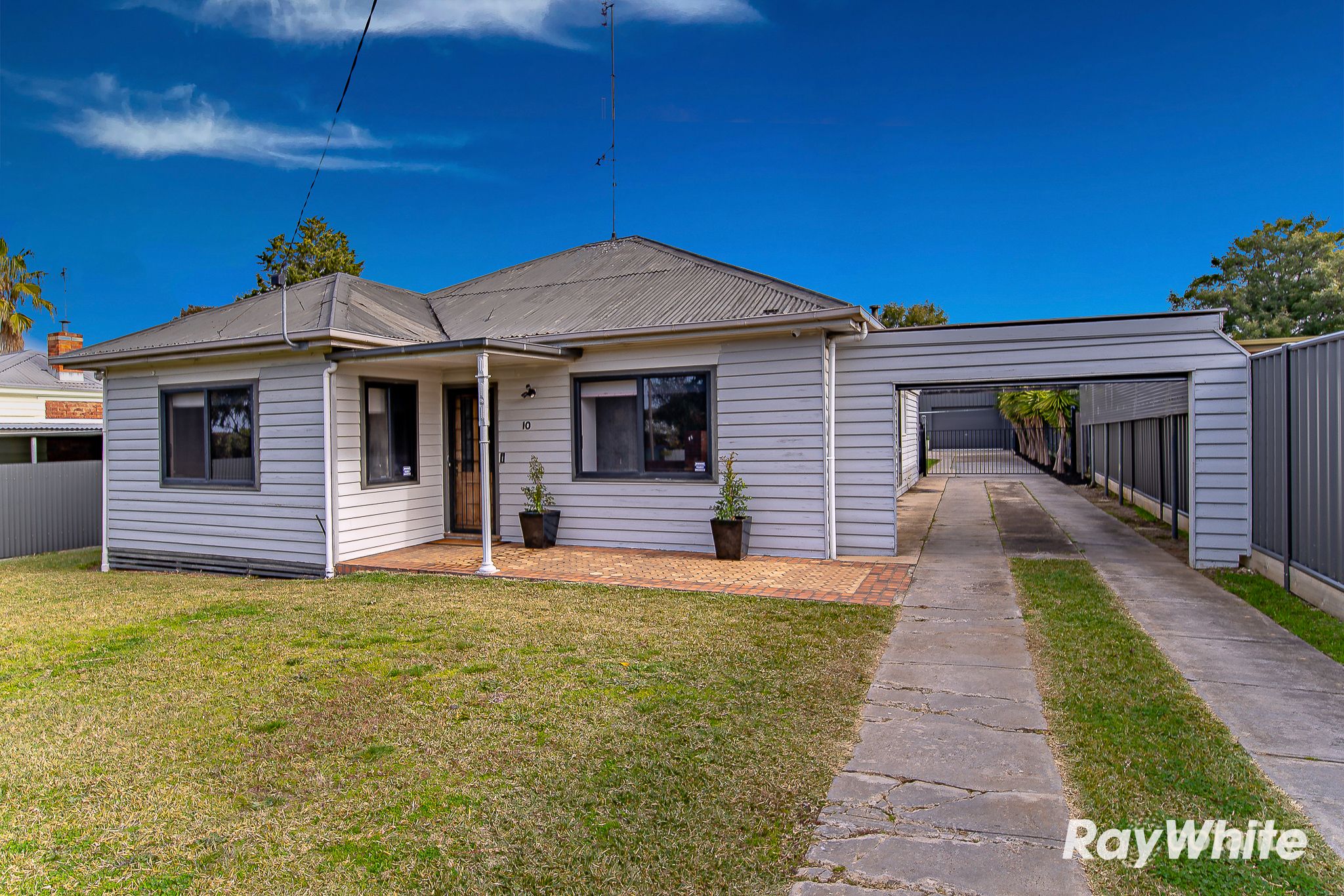 10 Rose St, California Gully, VIC 3556