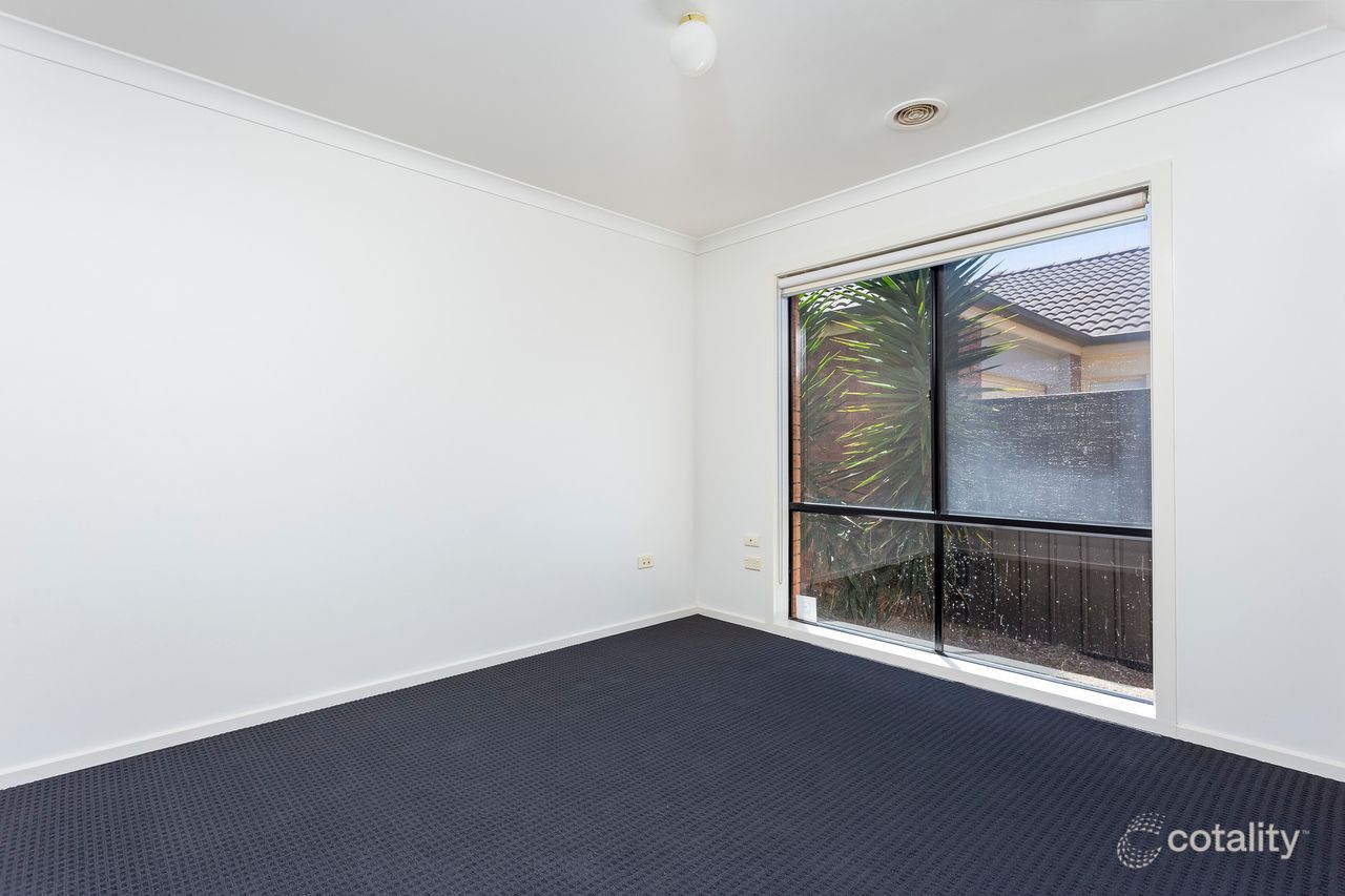 25 Lindsay Gdns, Point Cook, VIC 3030