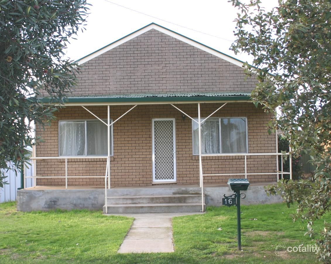 16 Cross St, Junee, NSW 2663