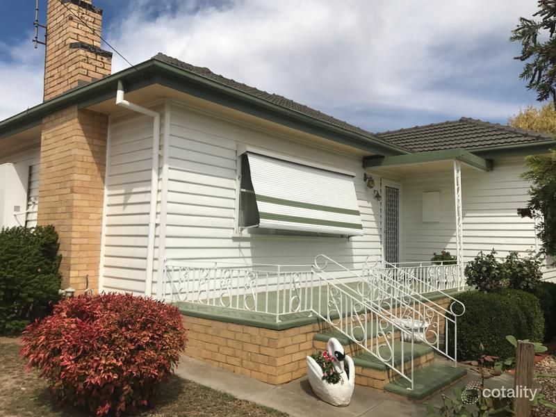 10 Cook St, Spring Gully, VIC 3550