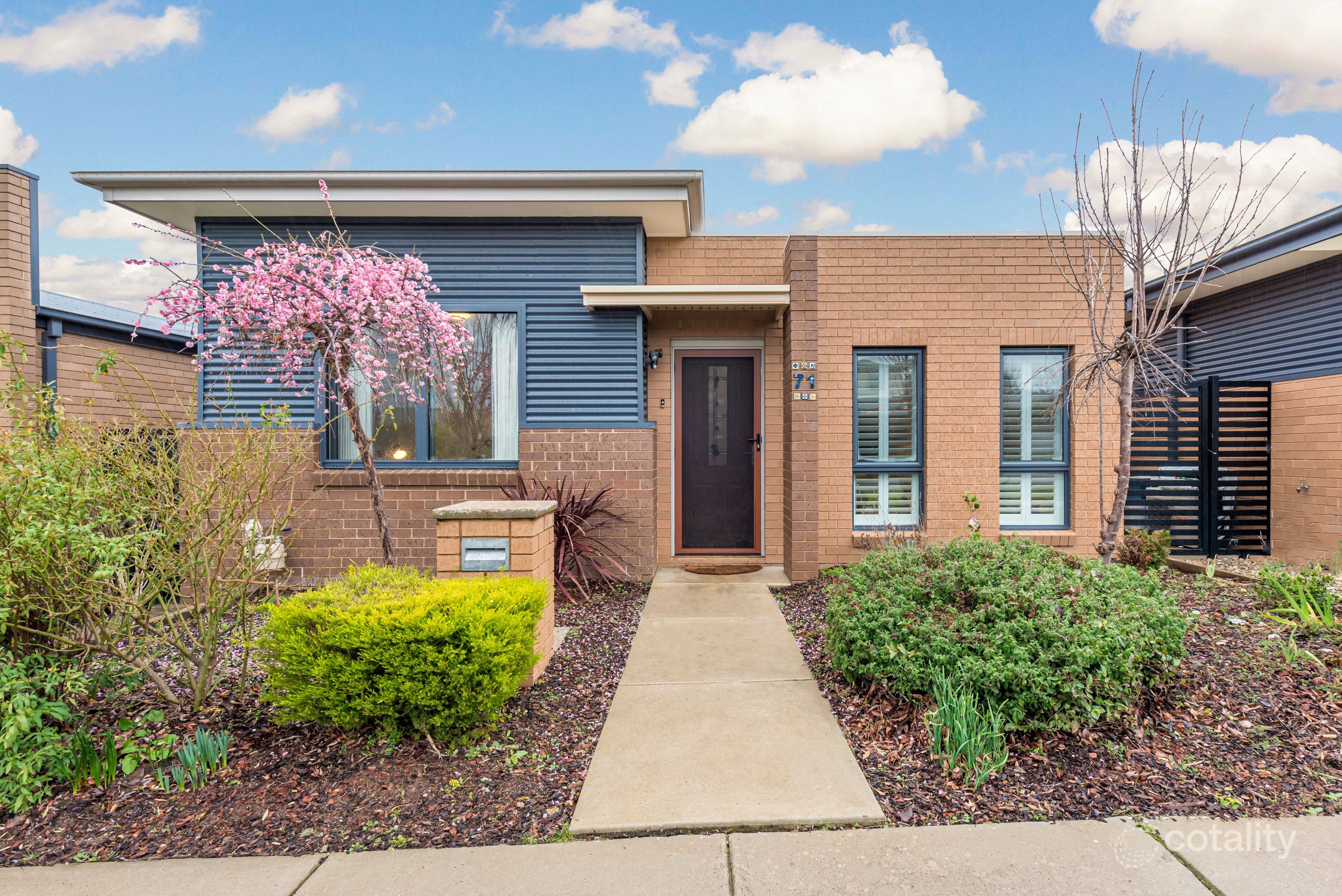 71 Hibberd Cres, Forde, ACT 2914