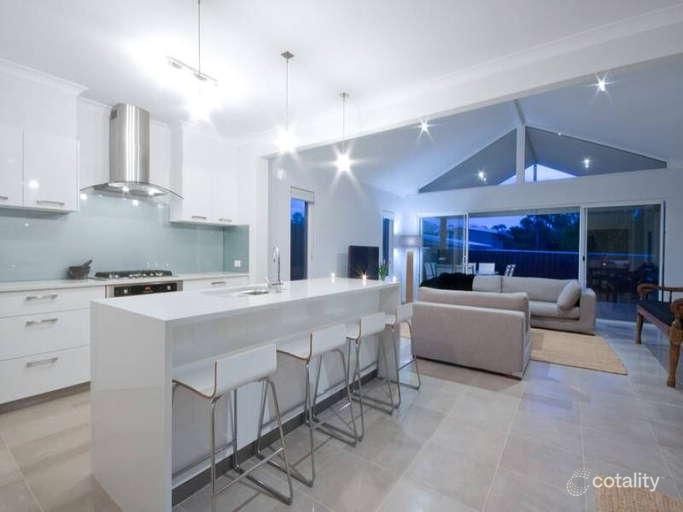 40a Bridgewater Cres, Karrinyup, WA 6018