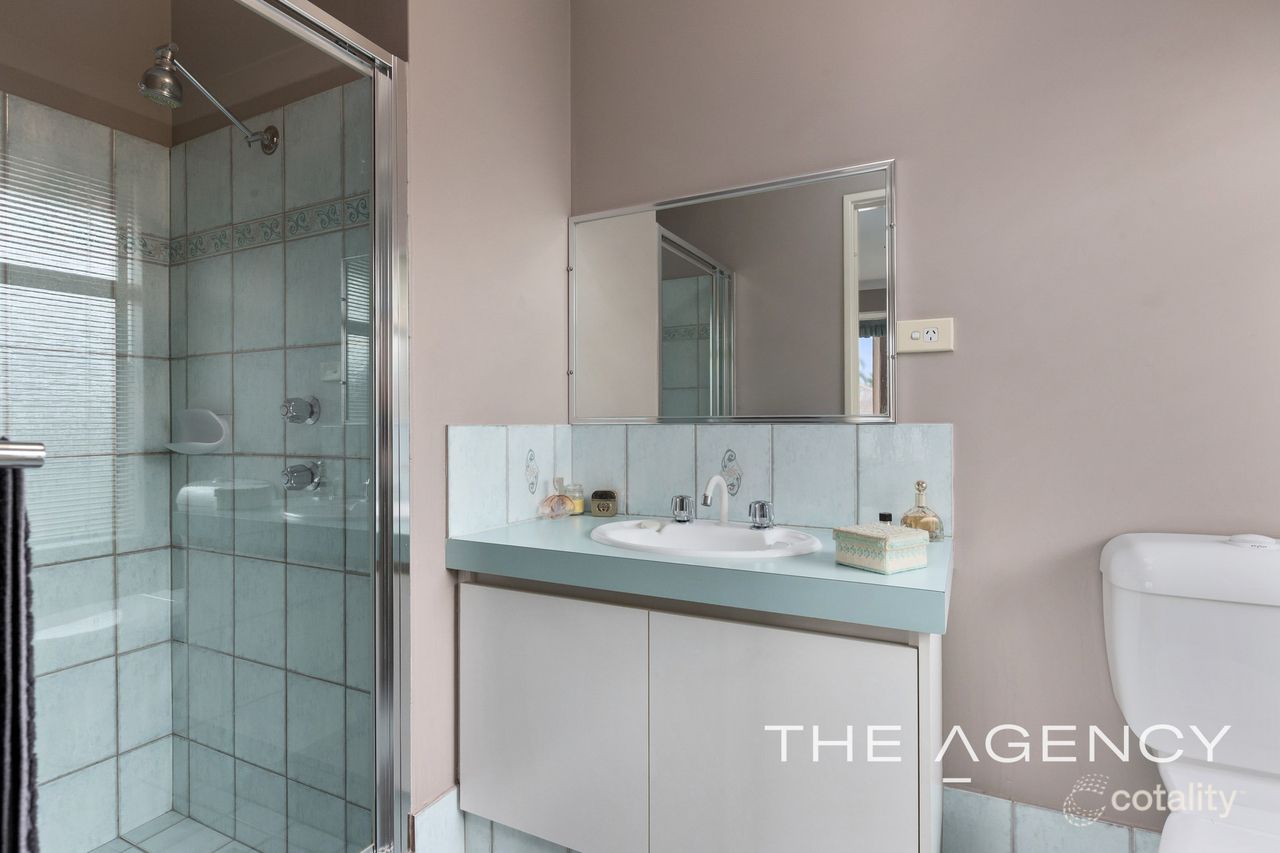 9 Darwin Pl, Warnbro, WA 6169