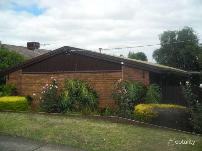 24 Railway Ave, Drouin, VIC 3818