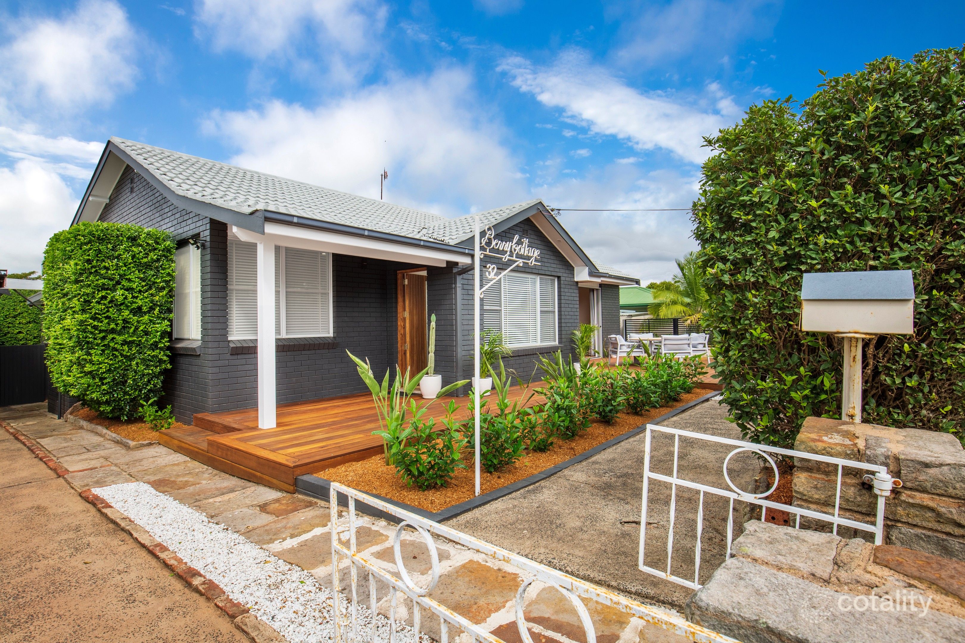 32 Tanang St, Bomaderry, NSW 2541