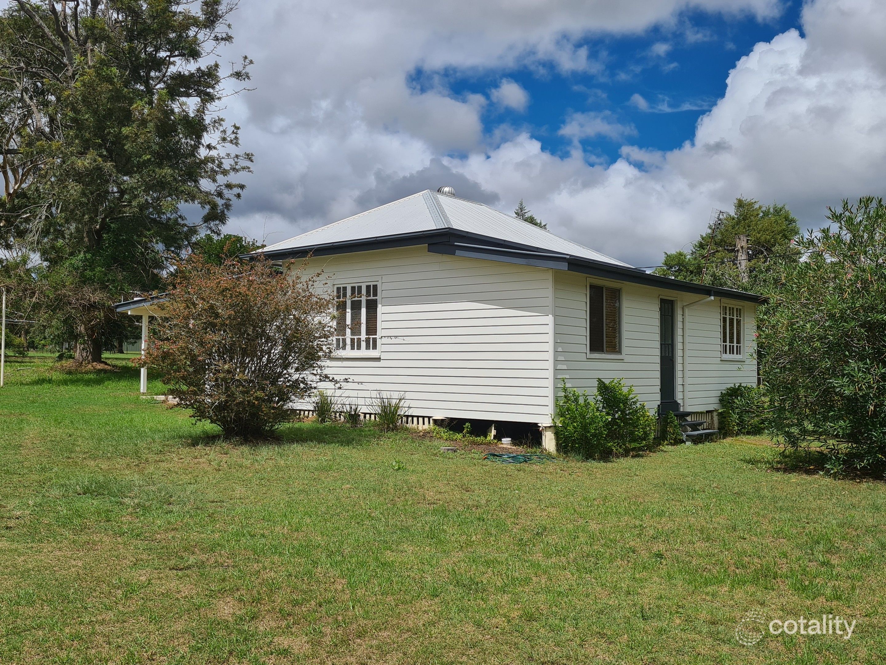 12 Dale St, Crows Nest, QLD 4355