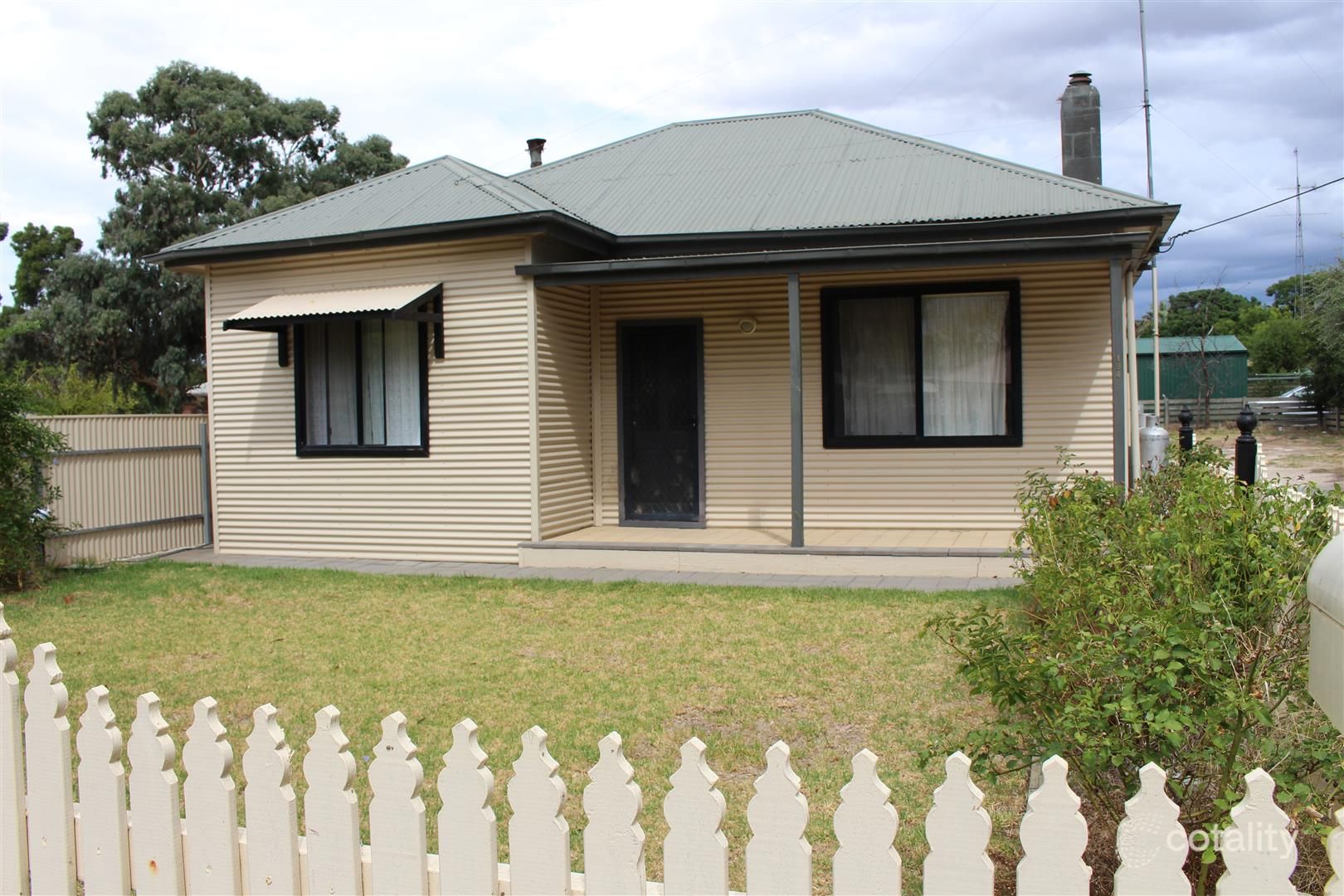 196 Victoria Pde, Bordertown, SA 5268