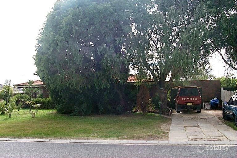 13 Nanovich Ave, Girrawheen, WA 6064