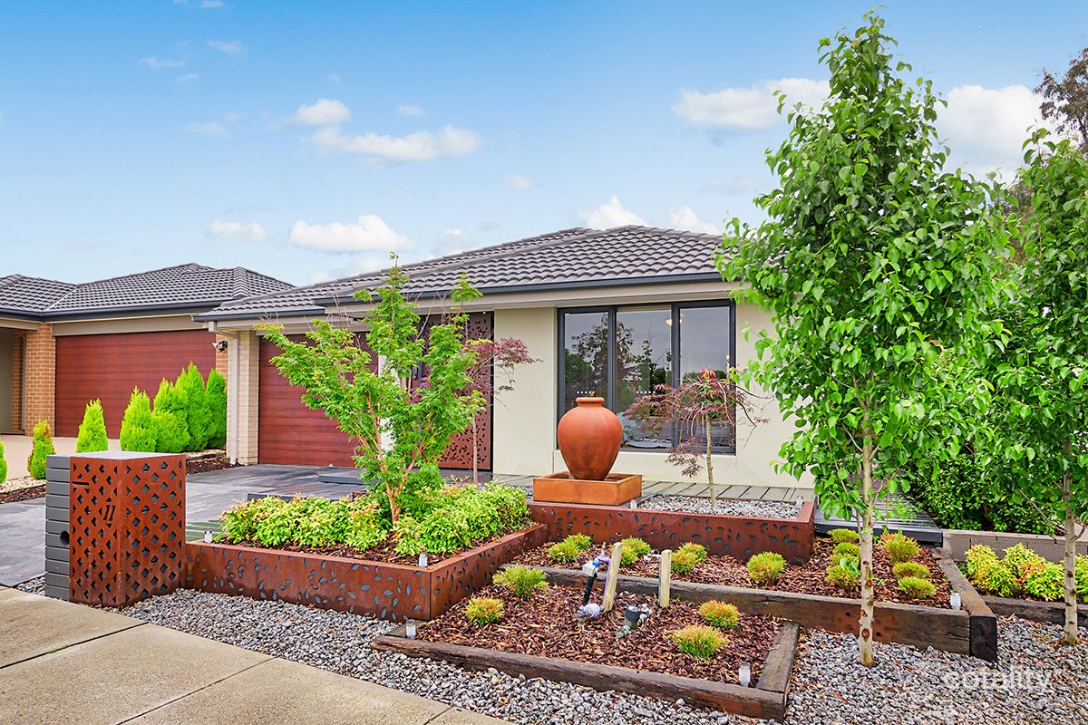 11 Nobel Dr, Cranbourne West, VIC 3977