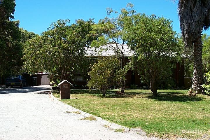 10 Paulas Way, Little Grove, WA 6330