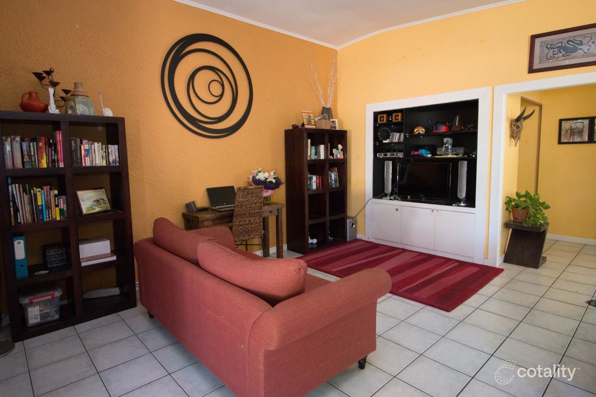 9 Clarke St, Mornington, QLD 4825