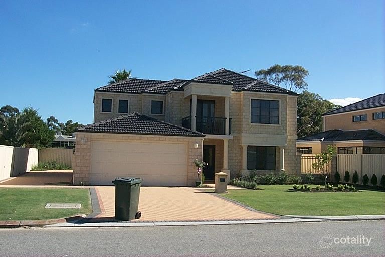 13 Fourth Ave, Rossmoyne, WA 6148