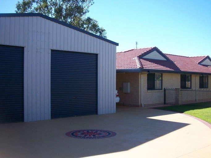 8 Skinner Cres, Urangan, QLD 4655