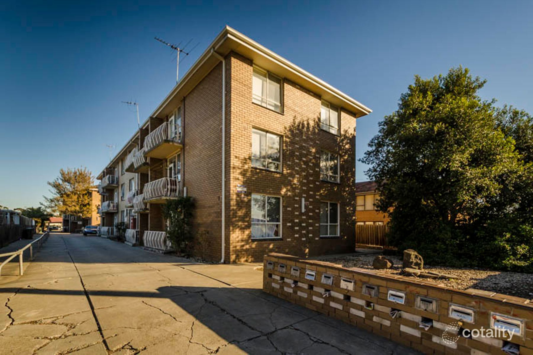 13/5 King Edward Ave, Albion, VIC 3020