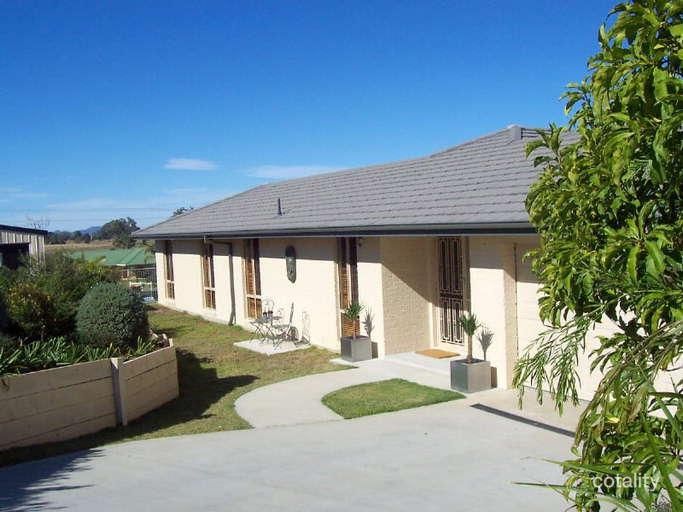 26 Martin Cres, Junction Hill, NSW 2460