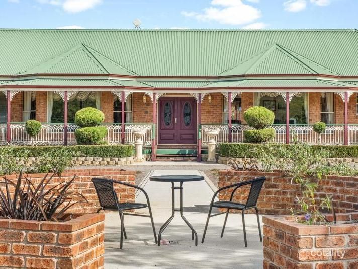 63 Johns Rd, Creswick, VIC 3363