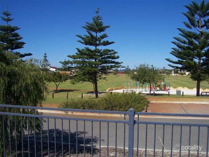 8 Johanna Way, Secret Harbour, WA 6173