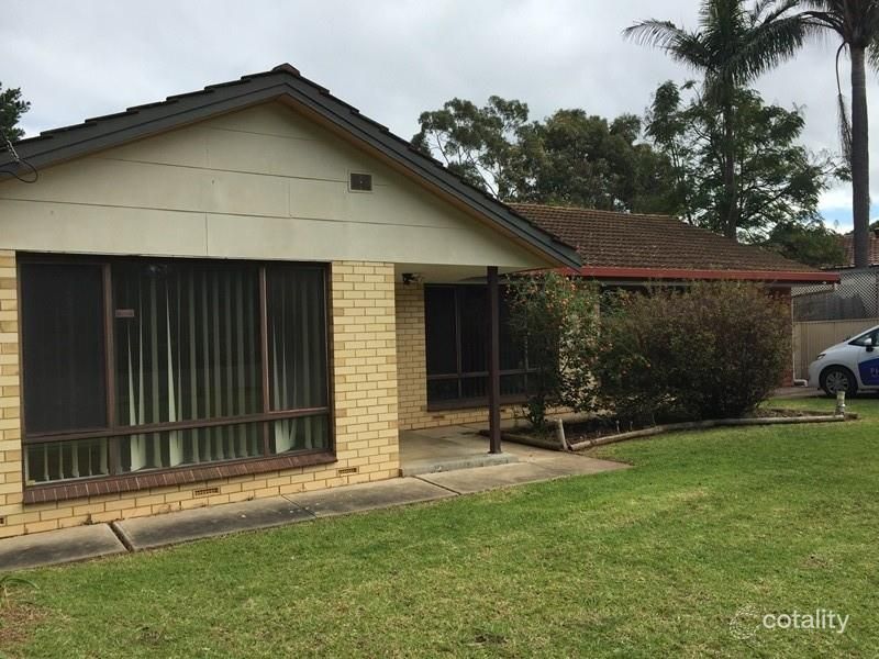 31 Bluegum Rd, Morphett Vale, SA 5162