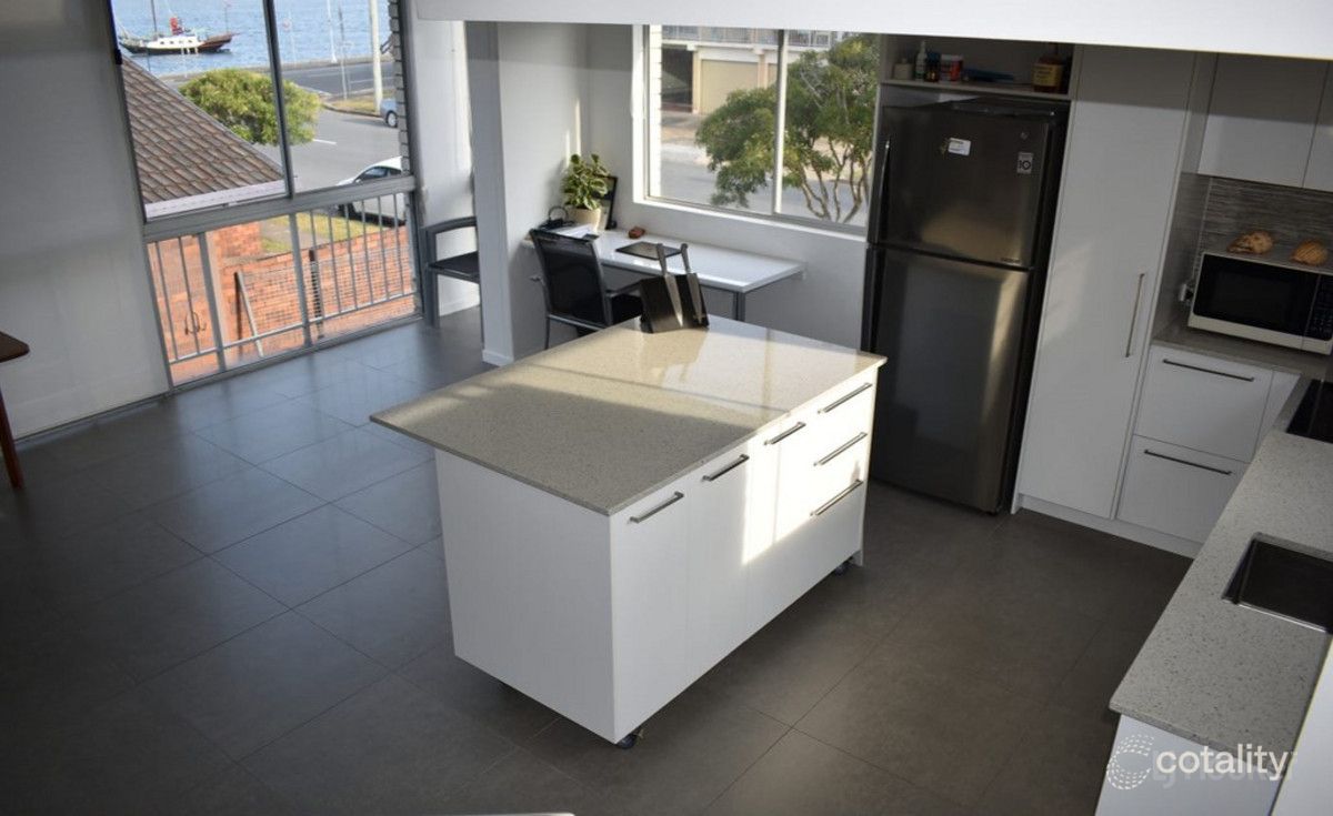 8/3 Whiting St, Labrador, QLD 4215