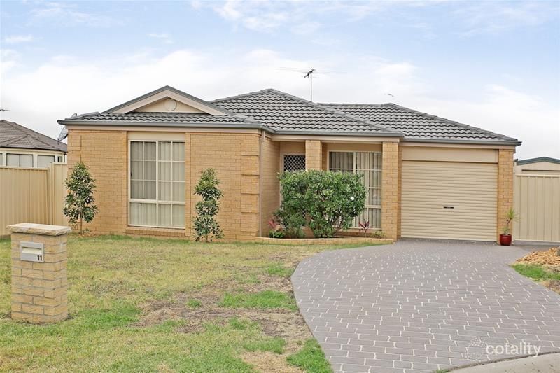 11 St Clare Pl, Blair Athol, NSW 2560