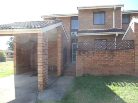 1/56 Woodhouse Dr, Ambarvale, NSW 2560