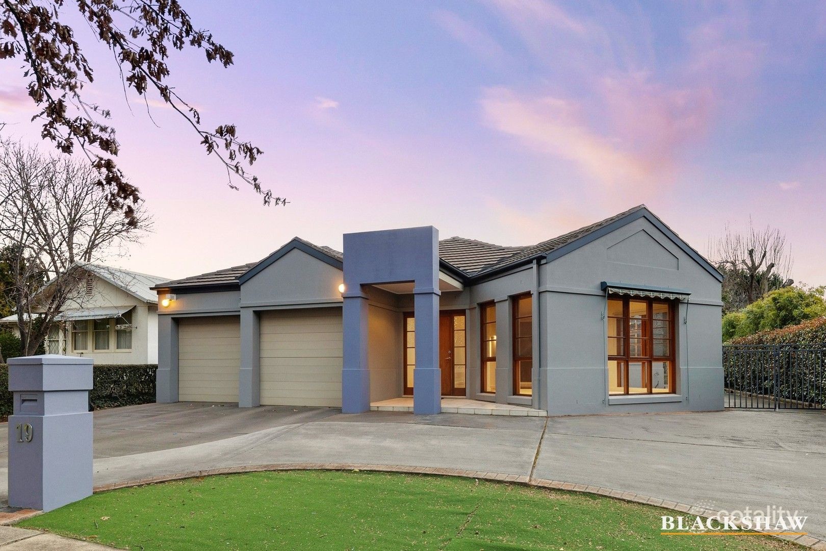 19 Le Hunte St, Deakin, ACT 2600